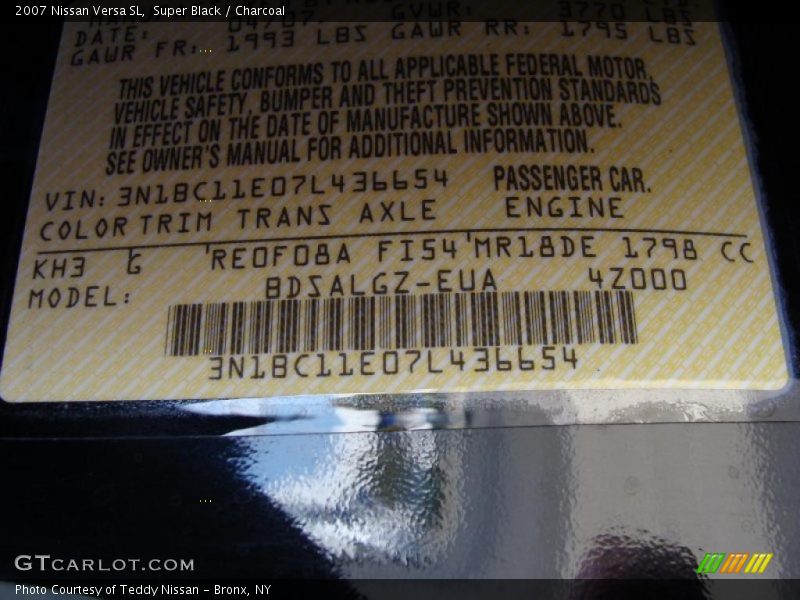 Super Black / Charcoal 2007 Nissan Versa SL