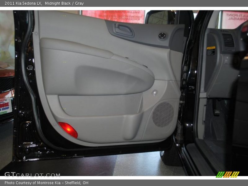 Midnight Black / Gray 2011 Kia Sedona LX