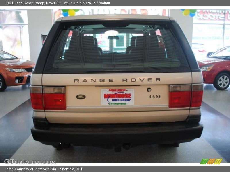 White Gold Metallic / Walnut 2001 Land Rover Range Rover SE