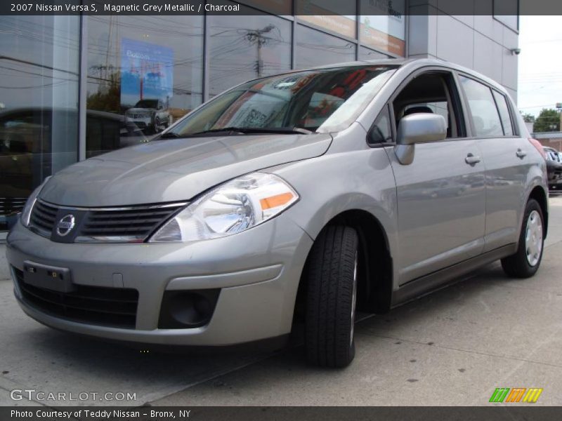 Magnetic Grey Metallic / Charcoal 2007 Nissan Versa S