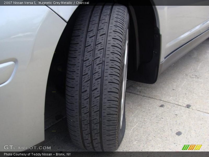 Magnetic Grey Metallic / Charcoal 2007 Nissan Versa S