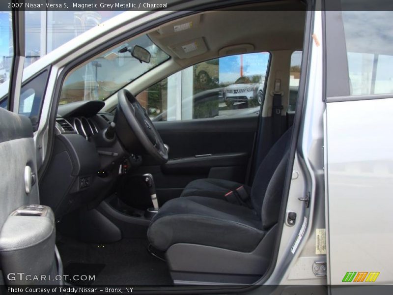 Magnetic Grey Metallic / Charcoal 2007 Nissan Versa S