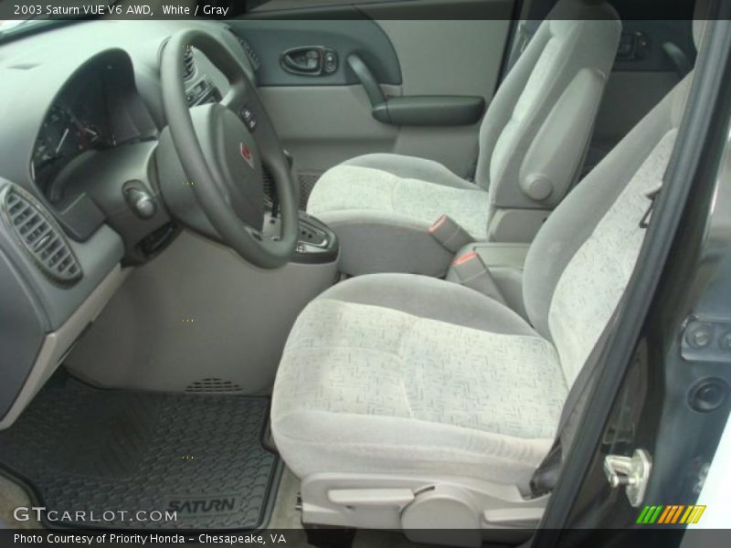 White / Gray 2003 Saturn VUE V6 AWD
