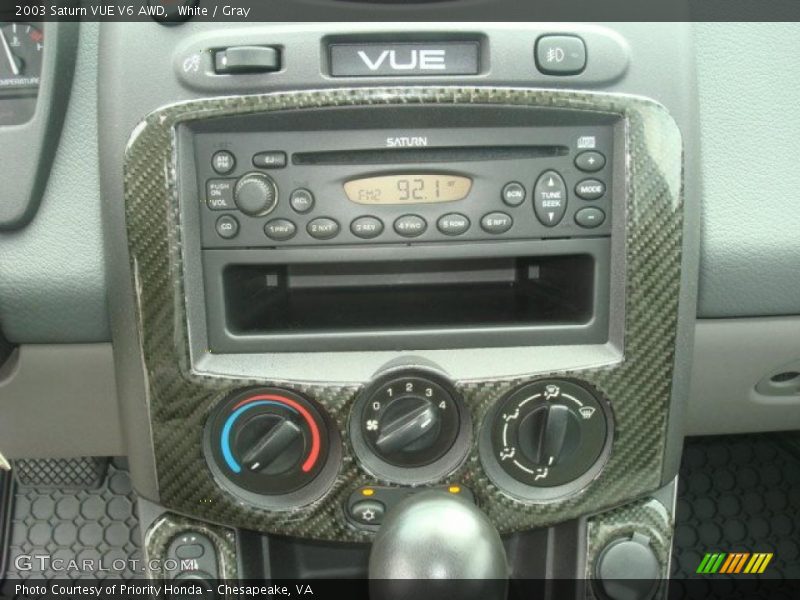 White / Gray 2003 Saturn VUE V6 AWD