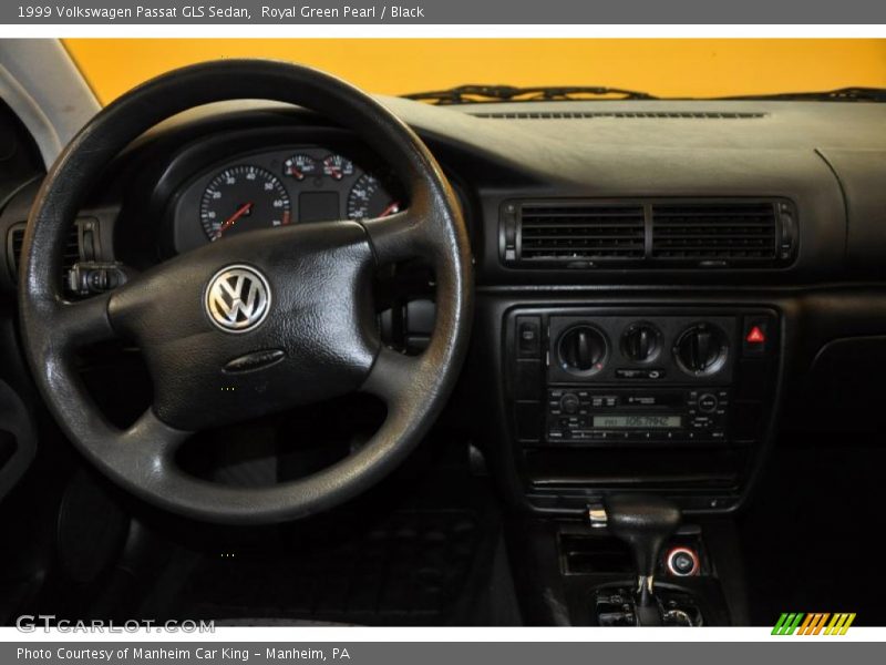 Royal Green Pearl / Black 1999 Volkswagen Passat GLS Sedan