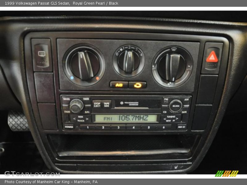 Royal Green Pearl / Black 1999 Volkswagen Passat GLS Sedan