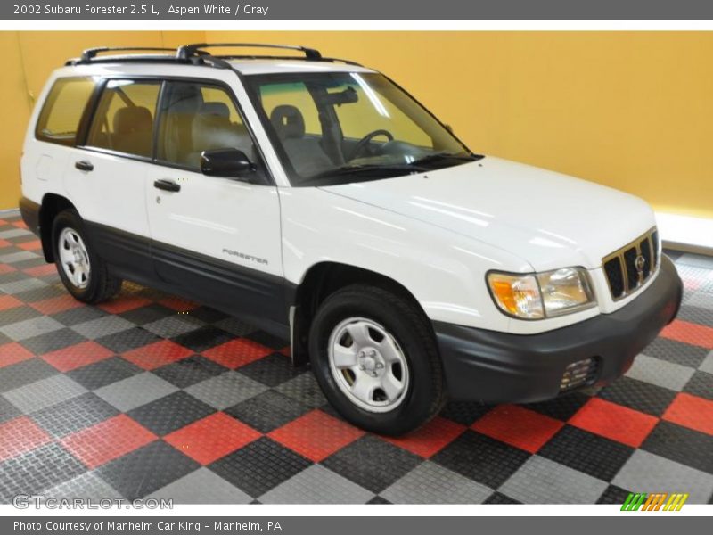 Aspen White / Gray 2002 Subaru Forester 2.5 L