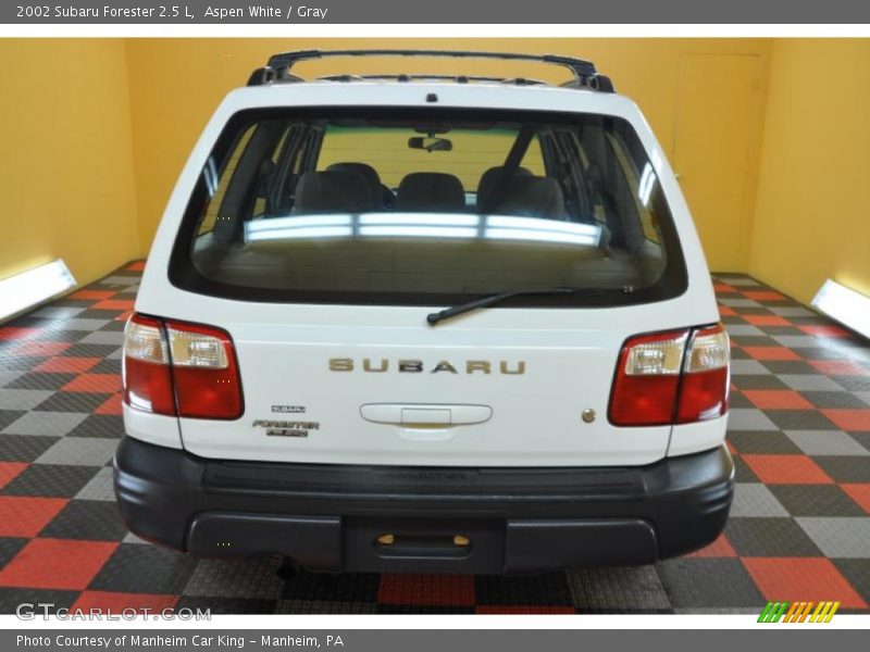 Aspen White / Gray 2002 Subaru Forester 2.5 L