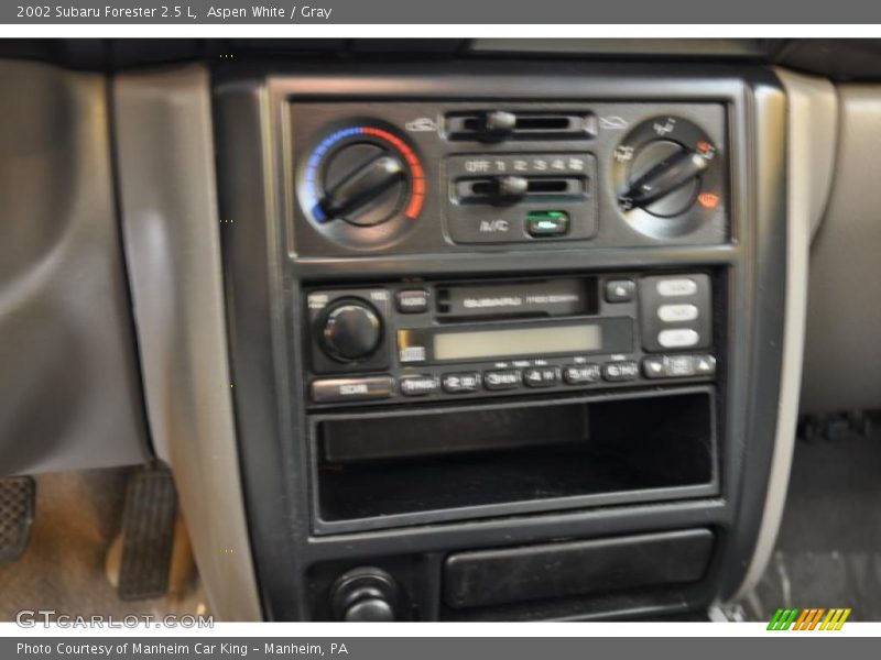 Aspen White / Gray 2002 Subaru Forester 2.5 L
