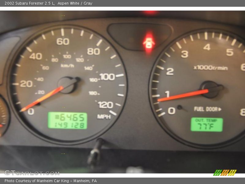 Aspen White / Gray 2002 Subaru Forester 2.5 L