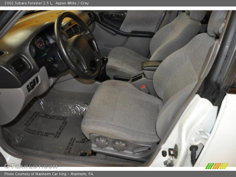 Aspen White / Gray 2002 Subaru Forester 2.5 L