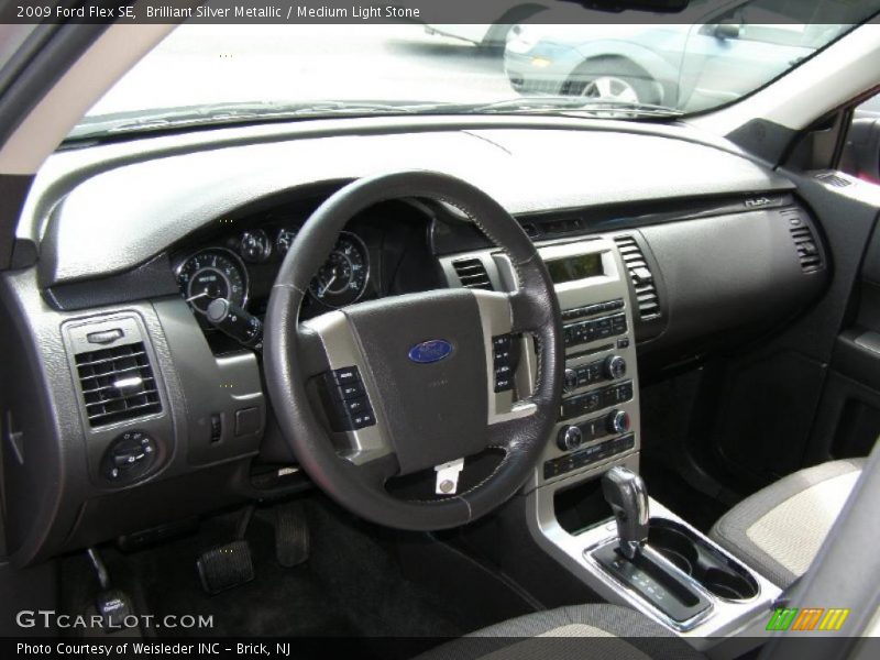 Brilliant Silver Metallic / Medium Light Stone 2009 Ford Flex SE