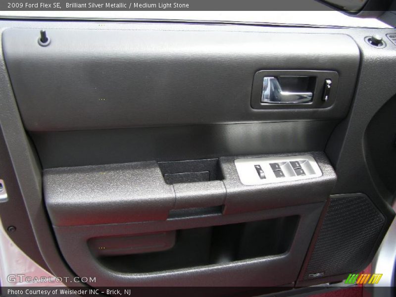 Brilliant Silver Metallic / Medium Light Stone 2009 Ford Flex SE