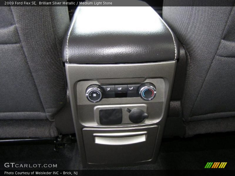Brilliant Silver Metallic / Medium Light Stone 2009 Ford Flex SE