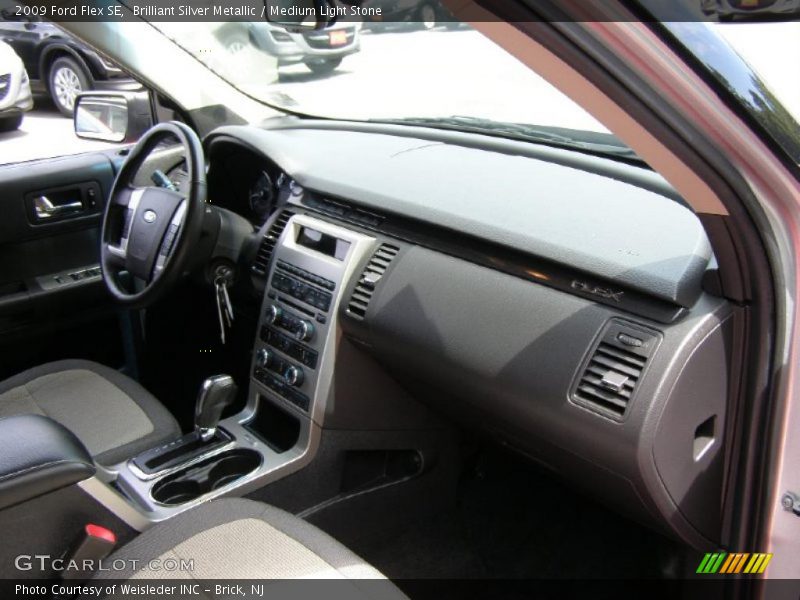 Brilliant Silver Metallic / Medium Light Stone 2009 Ford Flex SE