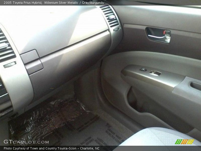 Millenium Silver Metallic / Gray/Burgundy 2005 Toyota Prius Hybrid