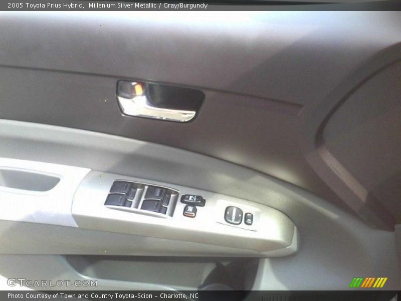 Millenium Silver Metallic / Gray/Burgundy 2005 Toyota Prius Hybrid