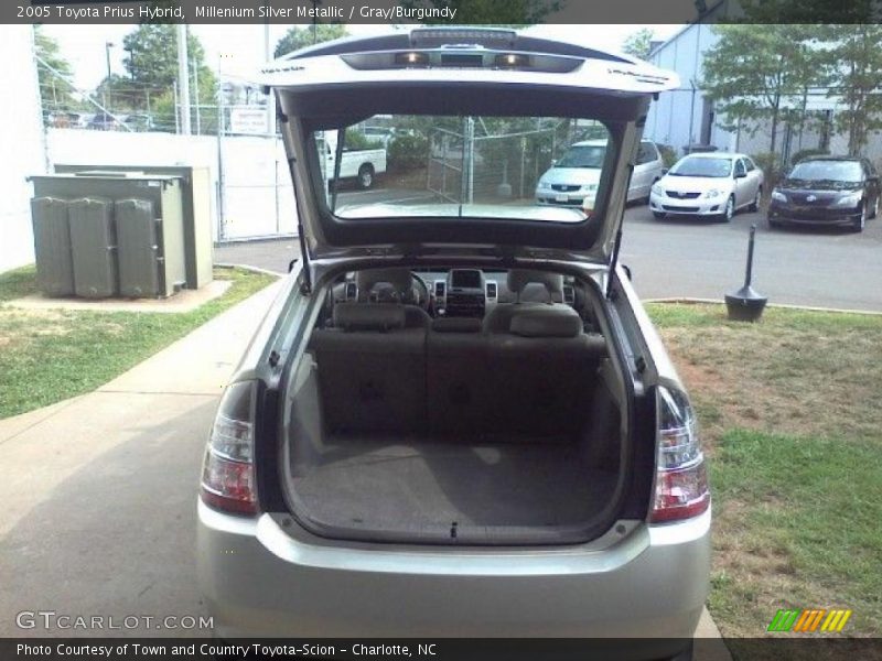 Millenium Silver Metallic / Gray/Burgundy 2005 Toyota Prius Hybrid
