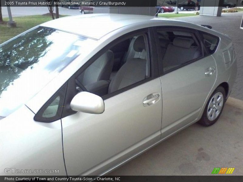 Millenium Silver Metallic / Gray/Burgundy 2005 Toyota Prius Hybrid