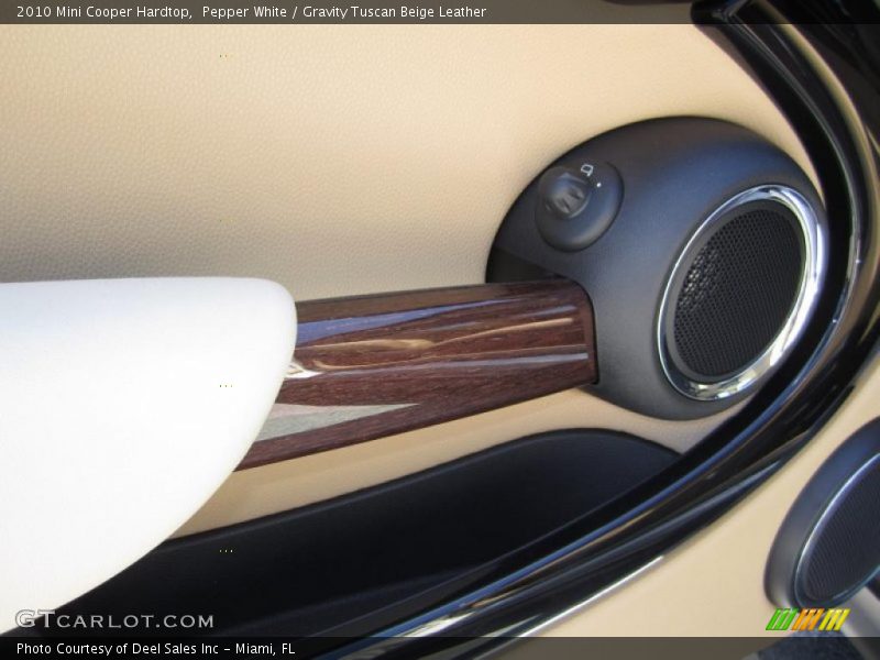Pepper White / Gravity Tuscan Beige Leather 2010 Mini Cooper Hardtop