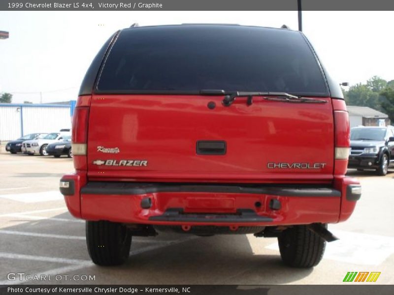 Victory Red / Graphite 1999 Chevrolet Blazer LS 4x4