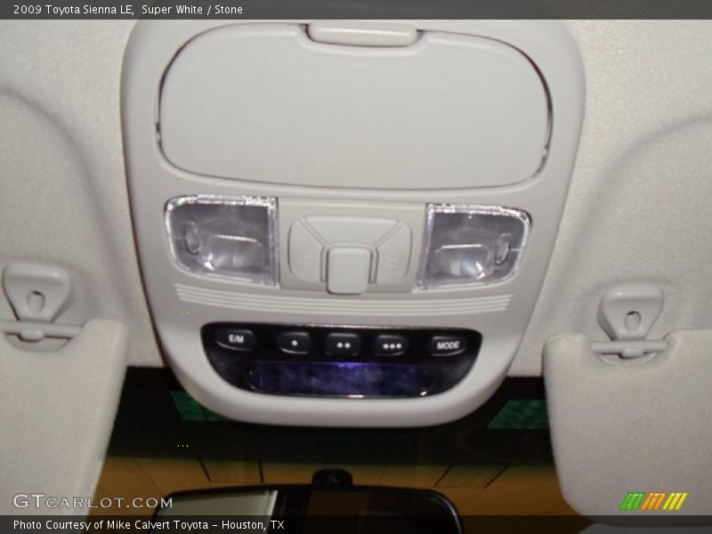 Super White / Stone 2009 Toyota Sienna LE