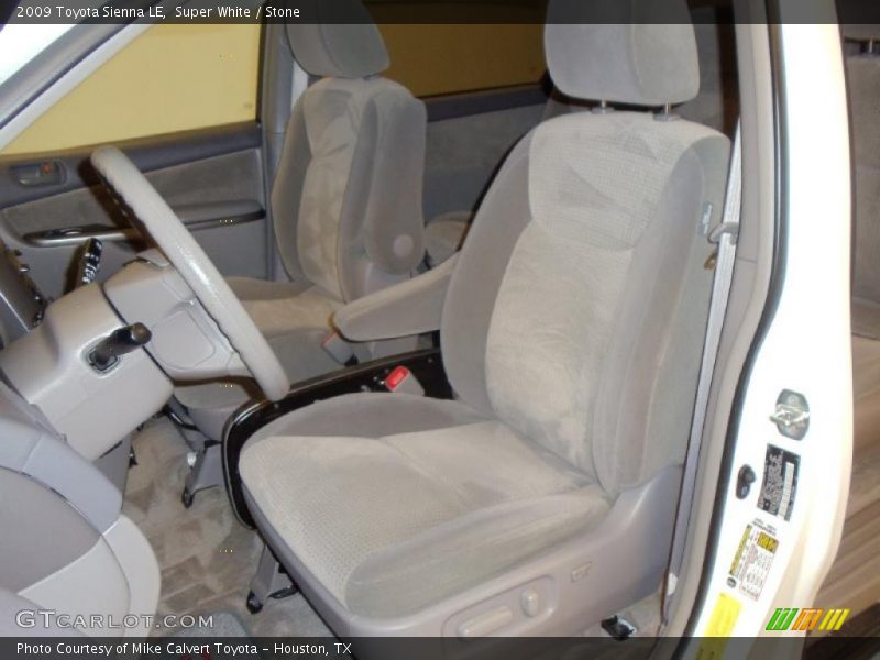 Super White / Stone 2009 Toyota Sienna LE