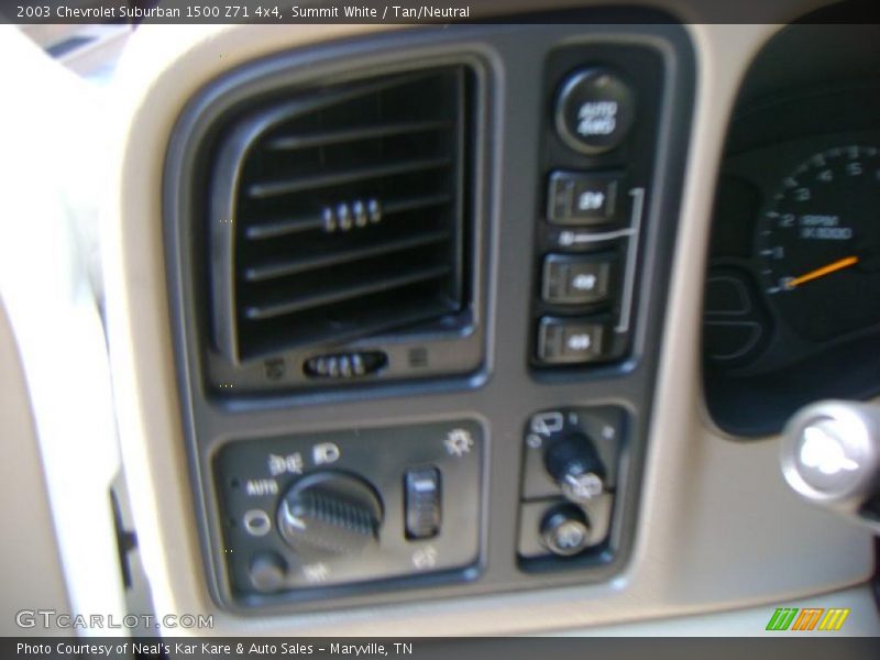 Summit White / Tan/Neutral 2003 Chevrolet Suburban 1500 Z71 4x4