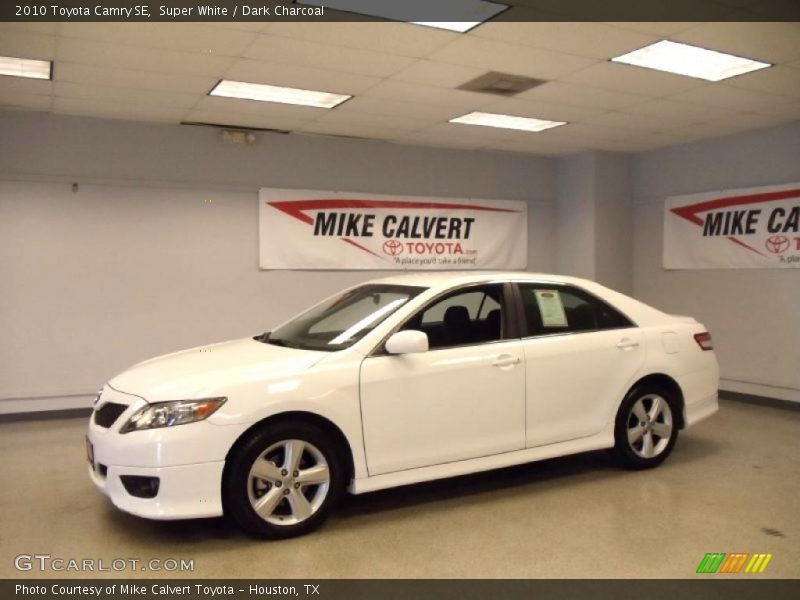 Super White / Dark Charcoal 2010 Toyota Camry SE