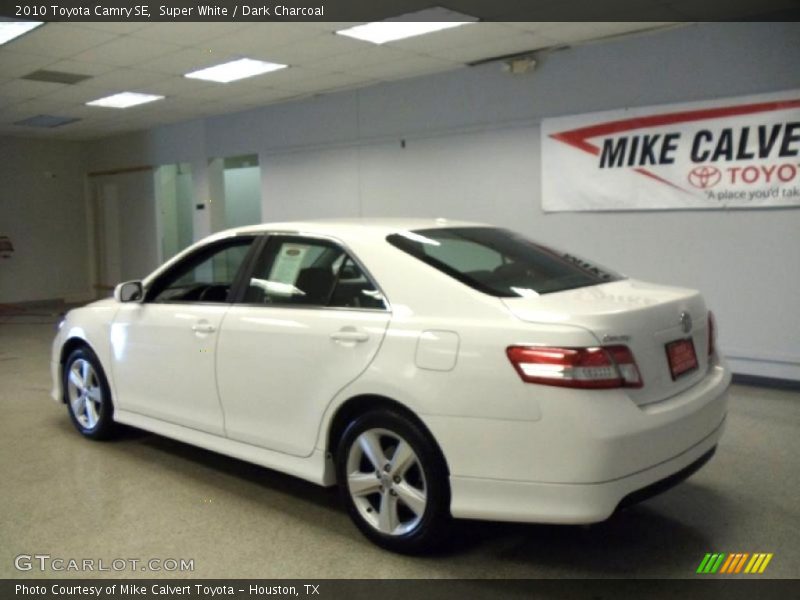 Super White / Dark Charcoal 2010 Toyota Camry SE