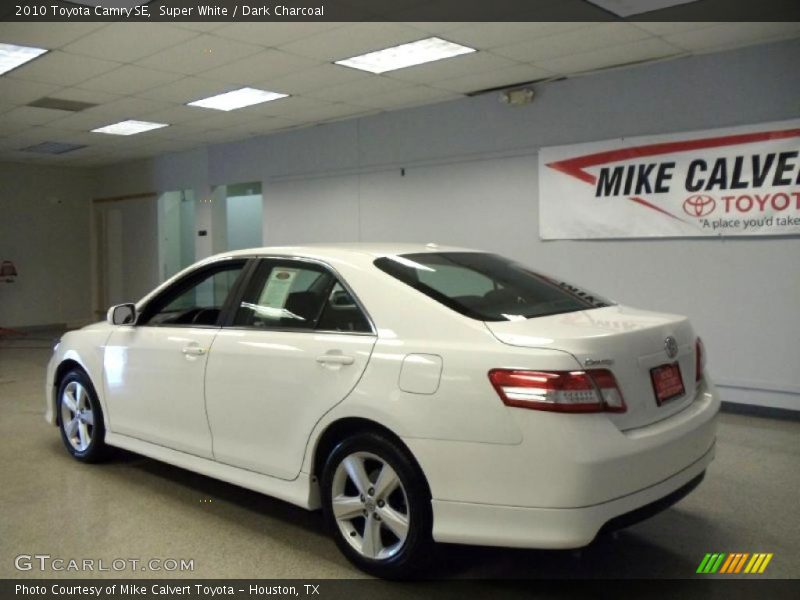 Super White / Dark Charcoal 2010 Toyota Camry SE