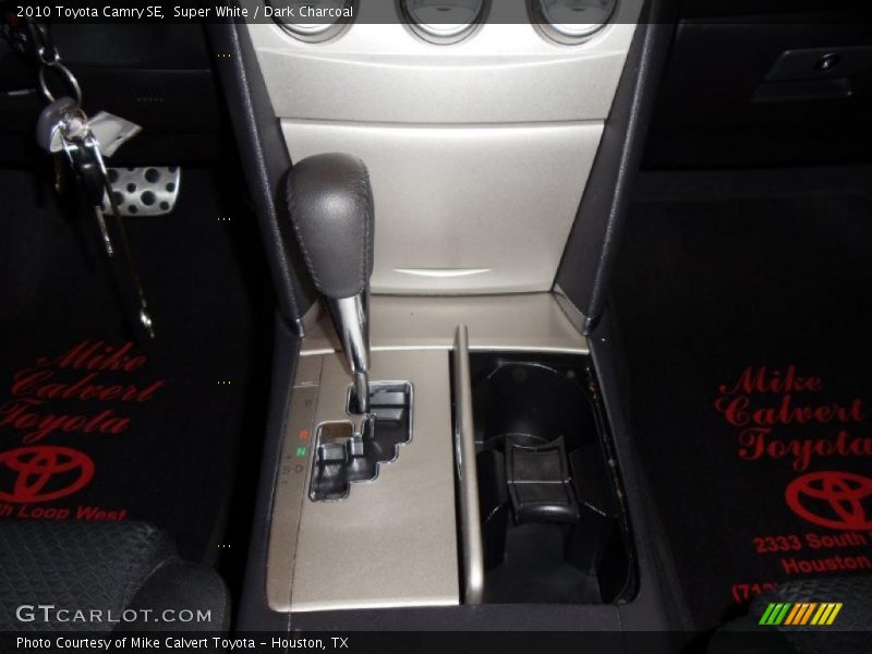 Super White / Dark Charcoal 2010 Toyota Camry SE