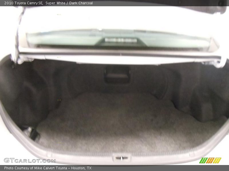 Super White / Dark Charcoal 2010 Toyota Camry SE