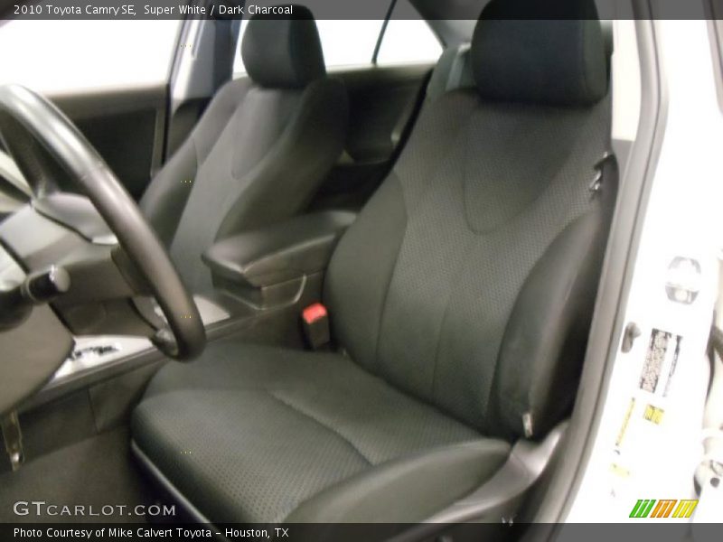 Super White / Dark Charcoal 2010 Toyota Camry SE