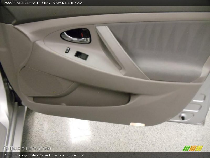 Classic Silver Metallic / Ash 2009 Toyota Camry LE