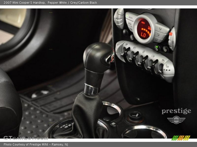 Pepper White / Grey/Carbon Black 2007 Mini Cooper S Hardtop