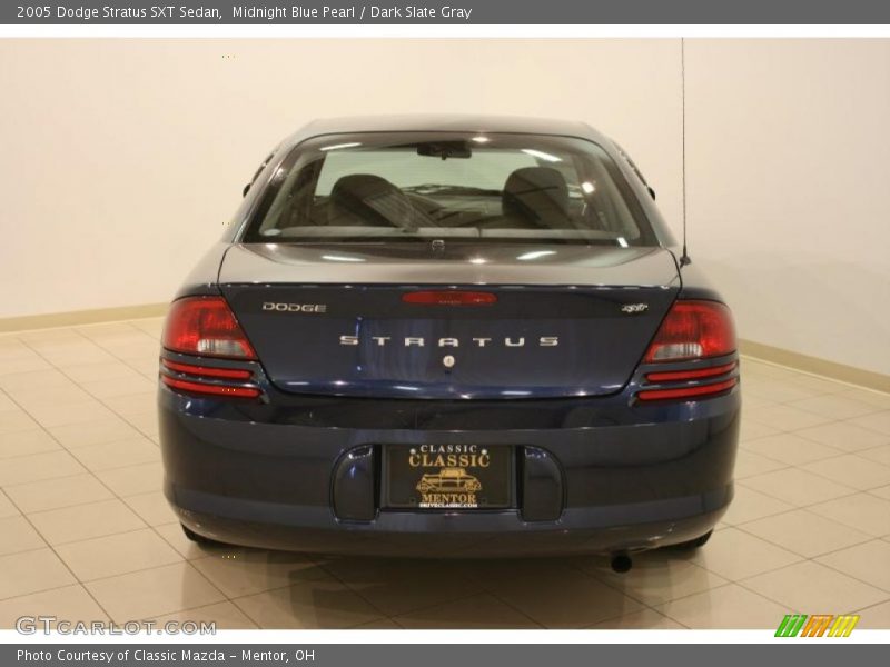 Midnight Blue Pearl / Dark Slate Gray 2005 Dodge Stratus SXT Sedan