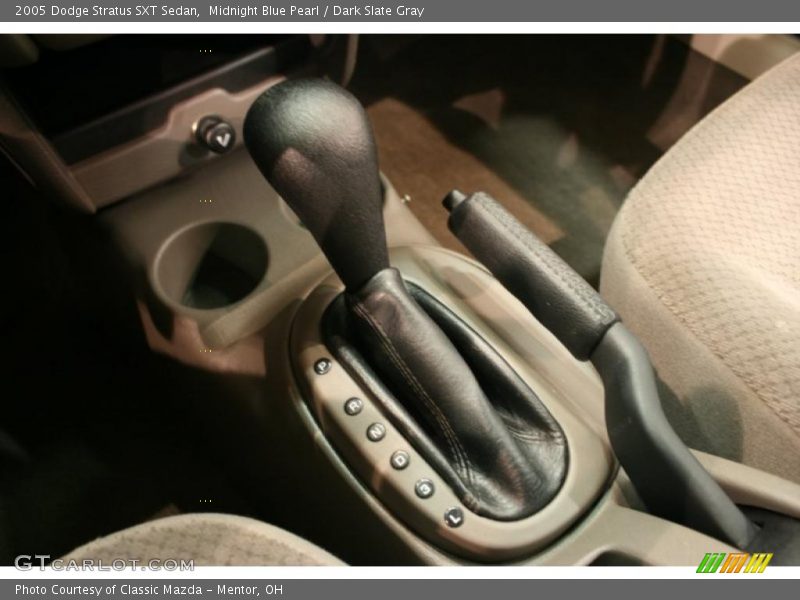 Midnight Blue Pearl / Dark Slate Gray 2005 Dodge Stratus SXT Sedan