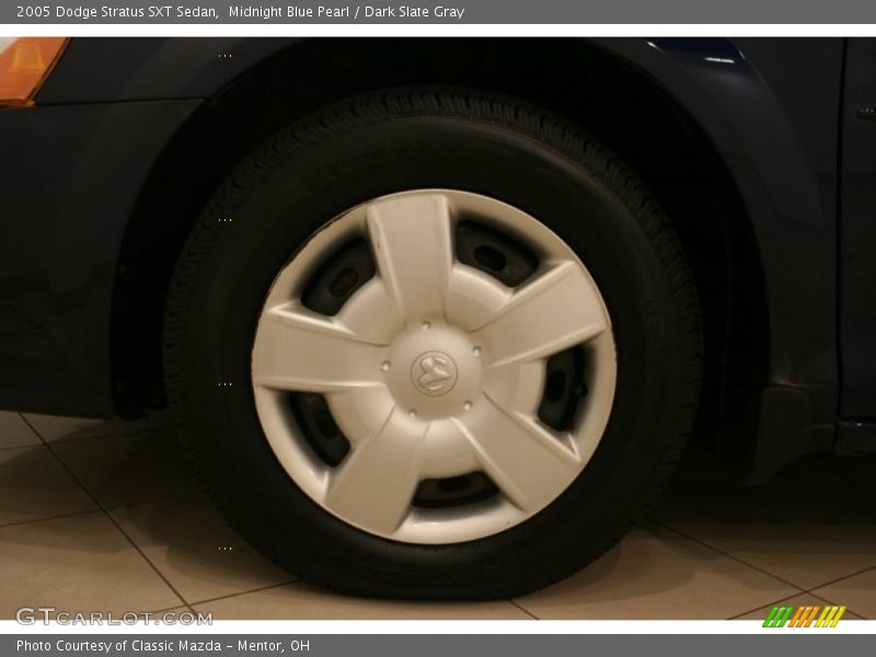 Midnight Blue Pearl / Dark Slate Gray 2005 Dodge Stratus SXT Sedan