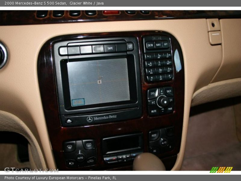 Glacier White / Java 2000 Mercedes-Benz S 500 Sedan