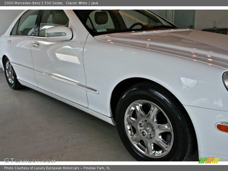 Glacier White / Java 2000 Mercedes-Benz S 500 Sedan