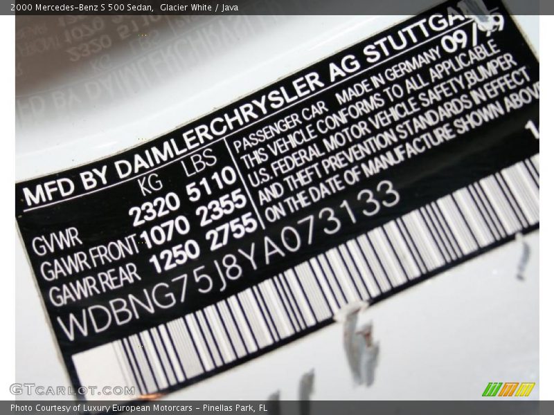 Glacier White / Java 2000 Mercedes-Benz S 500 Sedan