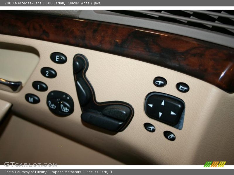Glacier White / Java 2000 Mercedes-Benz S 500 Sedan