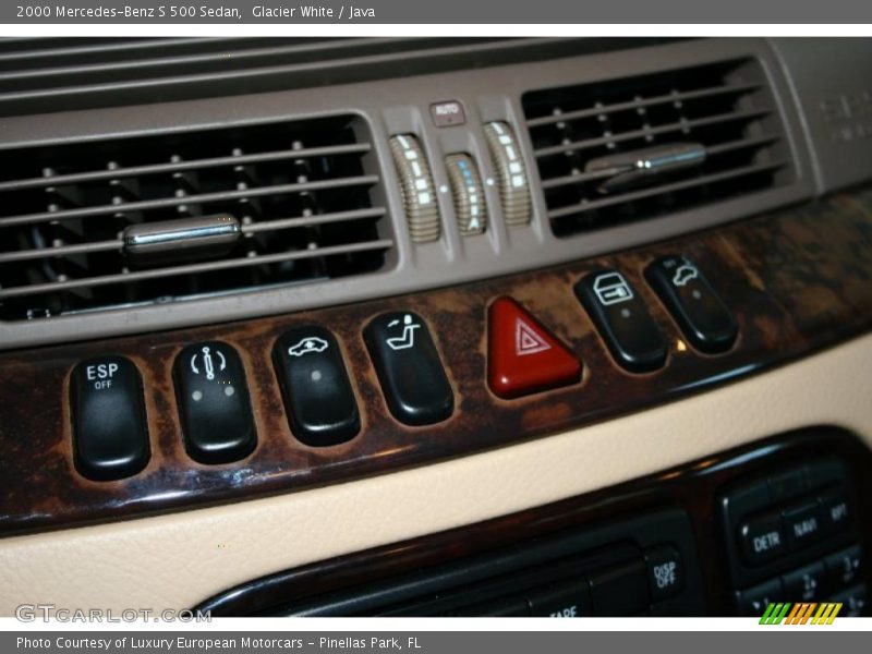 Glacier White / Java 2000 Mercedes-Benz S 500 Sedan