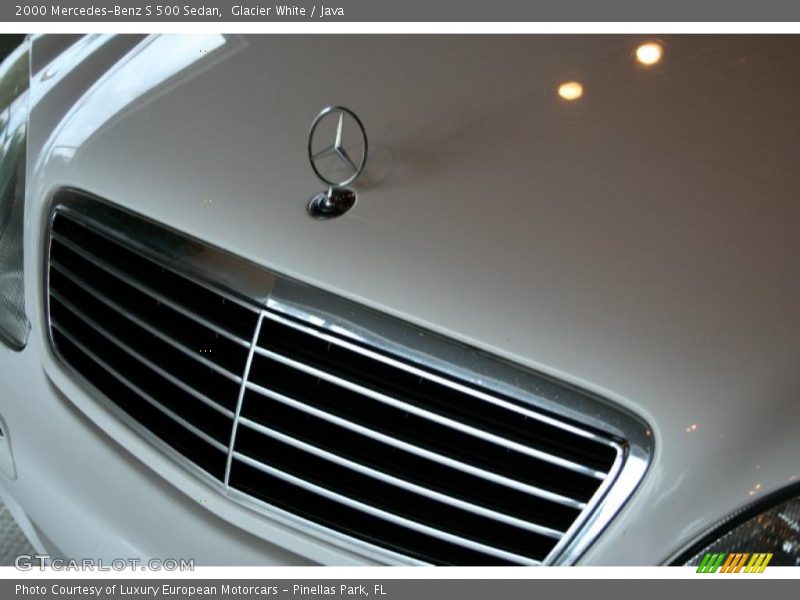 Glacier White / Java 2000 Mercedes-Benz S 500 Sedan