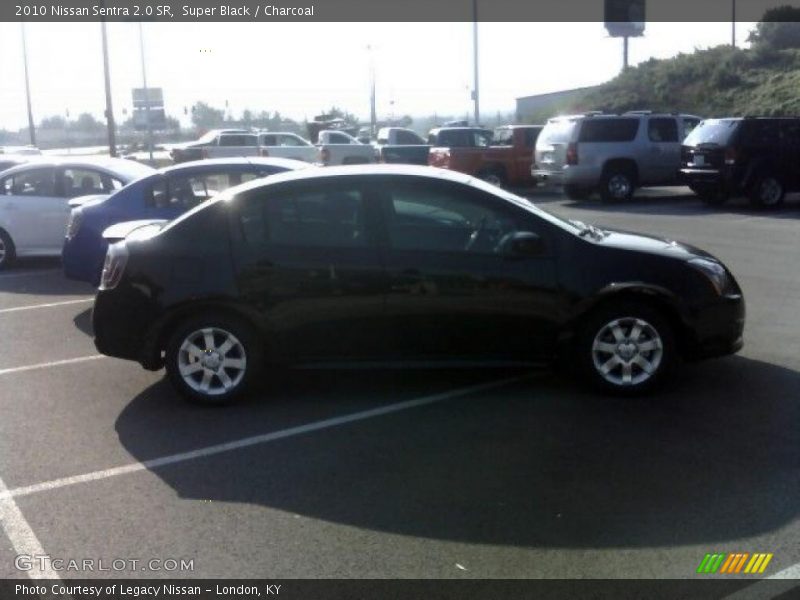 Super Black / Charcoal 2010 Nissan Sentra 2.0 SR