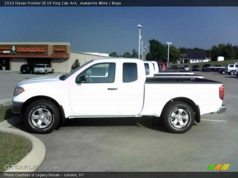 Avalanche White / Beige 2010 Nissan Frontier SE V6 King Cab 4x4