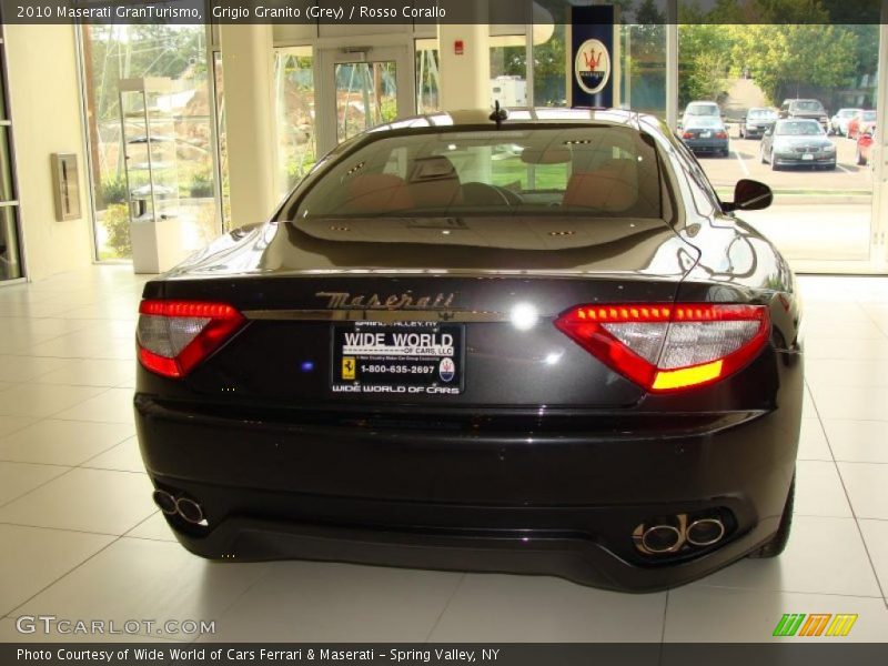 Grigio Granito (Grey) / Rosso Corallo 2010 Maserati GranTurismo