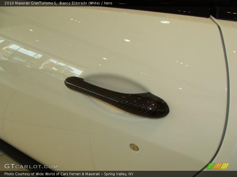 Bianco Eldorado (White) / Nero 2010 Maserati GranTurismo S