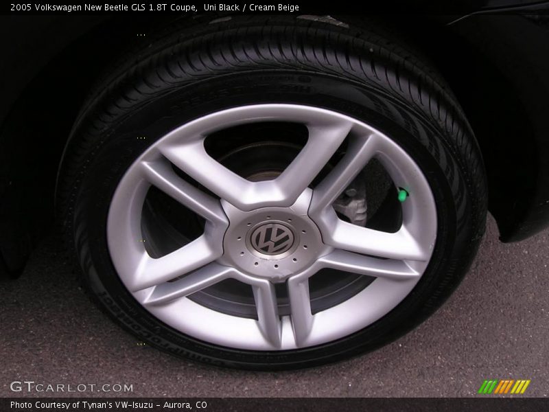 Uni Black / Cream Beige 2005 Volkswagen New Beetle GLS 1.8T Coupe